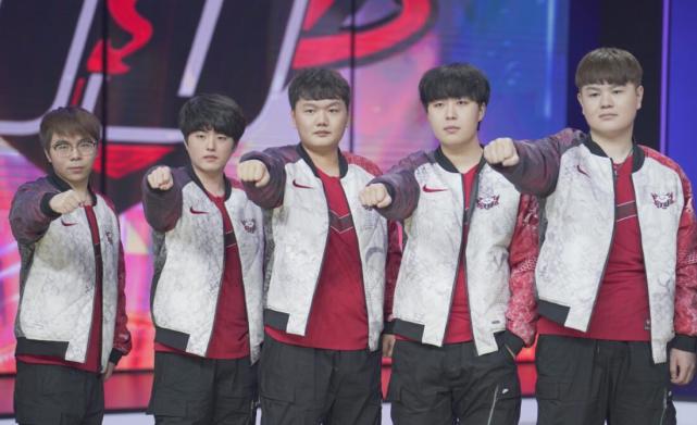 球迷倍感振 球迷倍感振