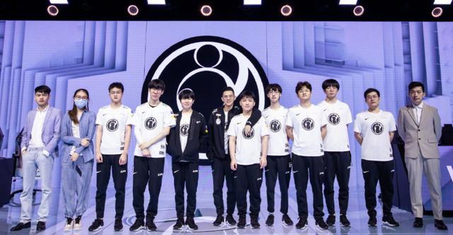 始终如一的 始终如一的